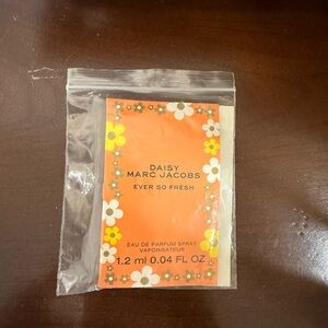 Marc Jacobs Daisy Ever So Fresh Sample